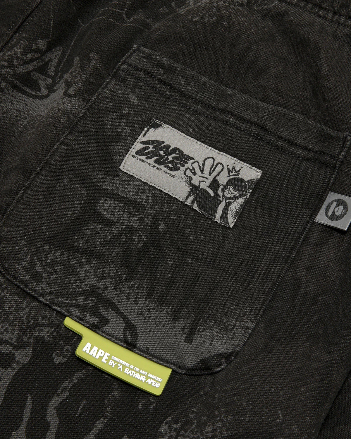 AAPEUNVS graffiti print sweat pants