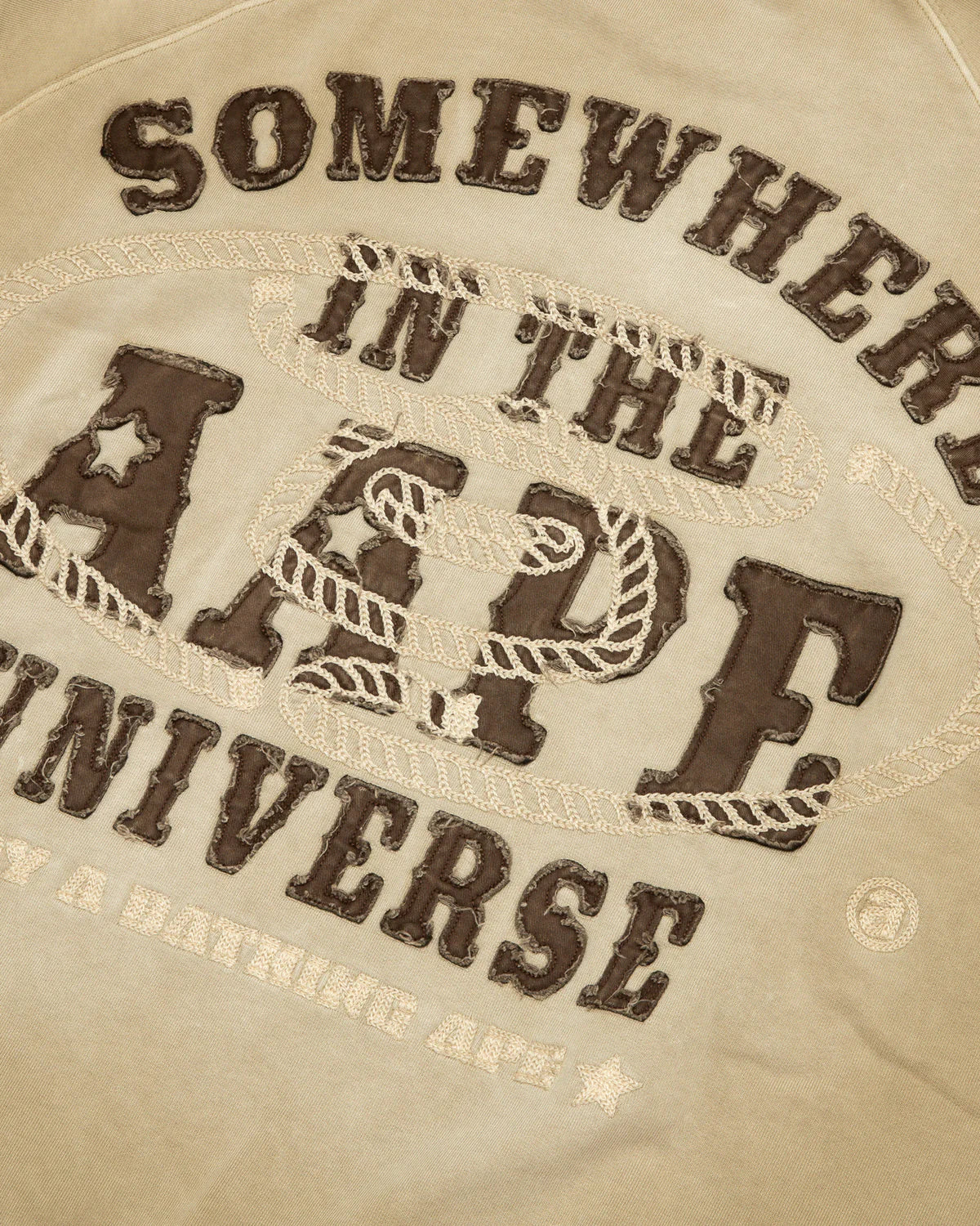 AAPEUNVS moonface logo sweatshirt